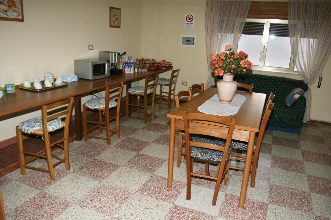 Salento Al Mare Bed and Breakfast Taviano  Exteriör bild